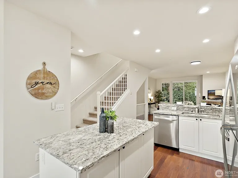 16125 Juanita Woodinville Way NE — Photo 9