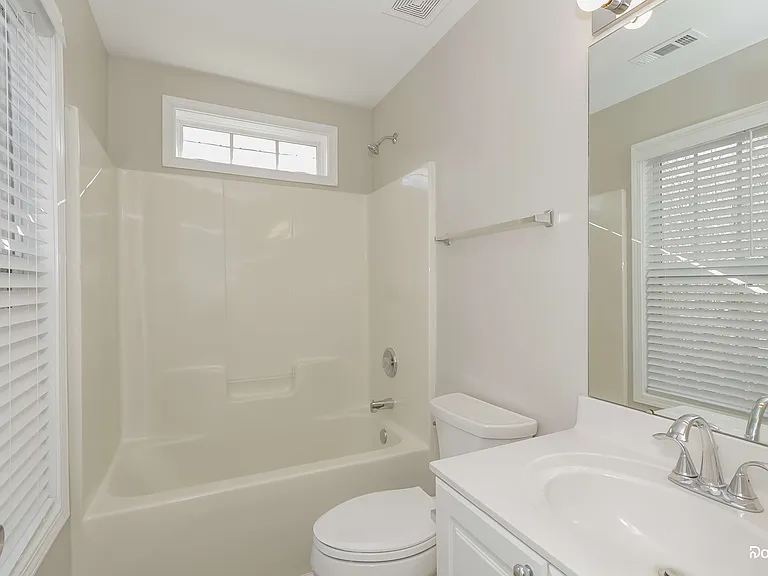7943 Rolling Meadows Ln — Photo 8