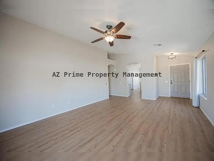 1710 E Oakland St — Photo 7