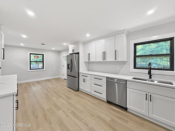 3rd image of 16 Charles Street