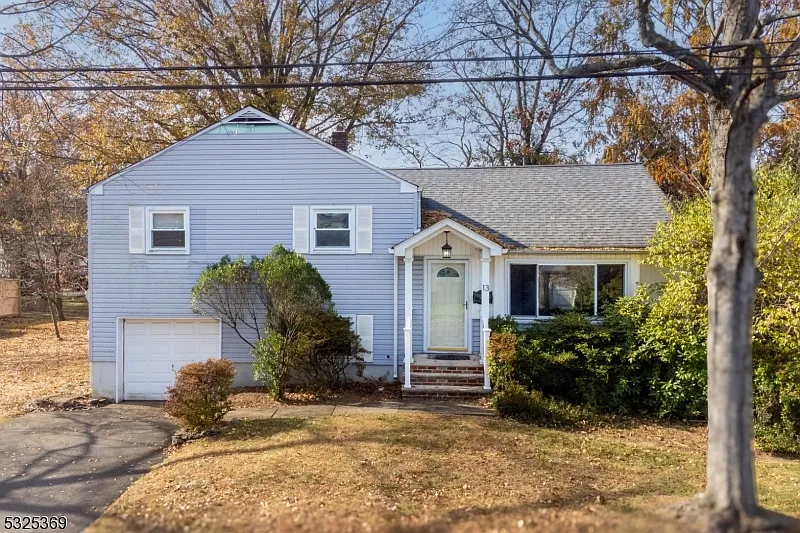 13 Irving Ave photo 1