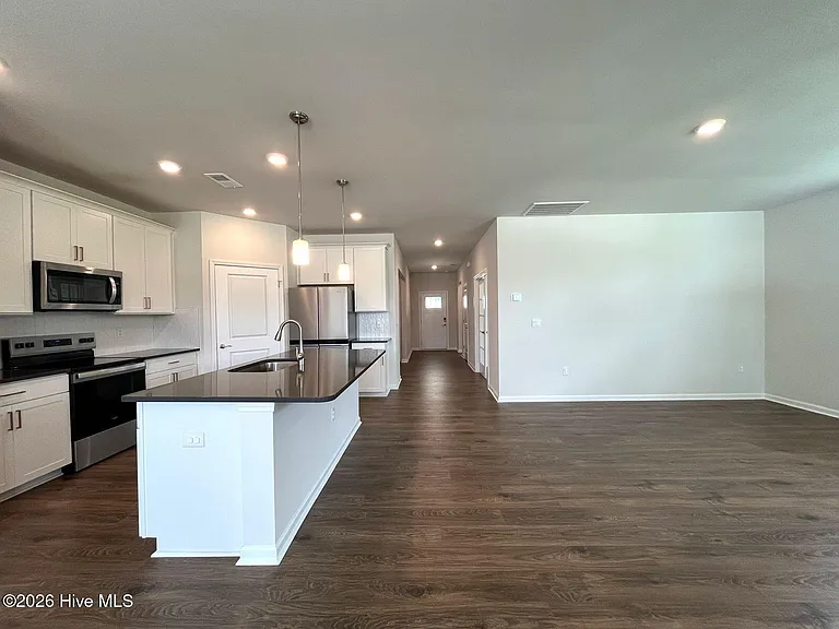 512 Ragapple Ln — Photo 4