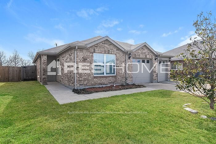 1st image of 304 Daisy Ln