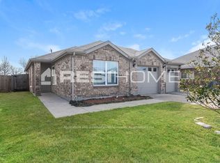 304 Daisy Ln, Wilmer, TX 75172
