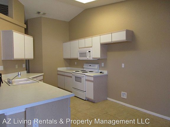3rd image of 2189 Barranca Dr