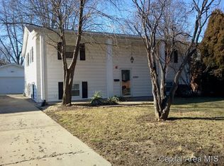 2313 Cahokia Dr, Springfield, IL 62702