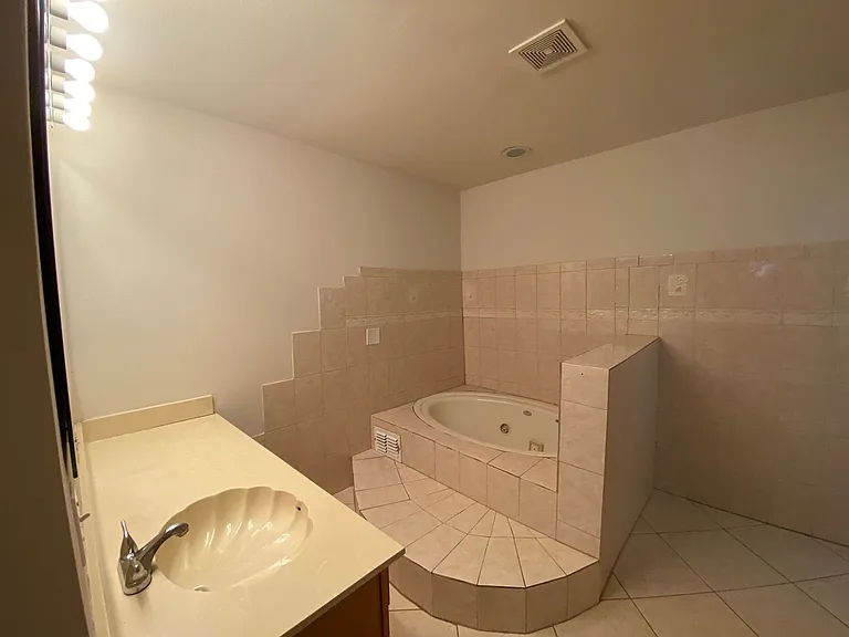 8846 104th Ave — Photo 16