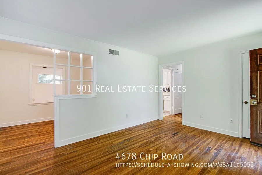 Classic Colonial Acres Living — Photo 4