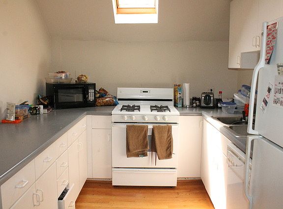 3rd image of 3729 N Clifton Ave #2