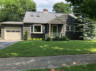 221 Croyden Rd, Syracuse, NY 13224