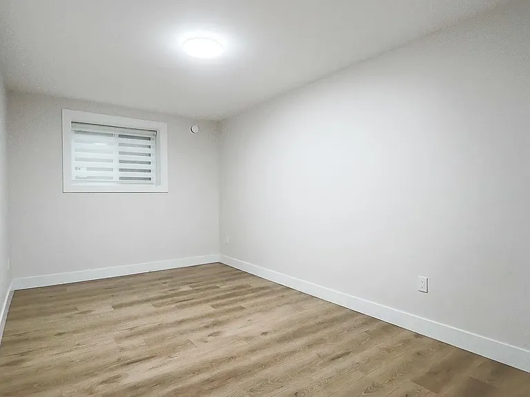 16792 18b Ave #1 — Photo 21