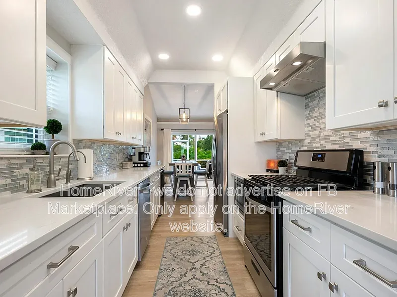 3 bed, 2.5 bath, 2100 sqft, $2,695 — Photo 3
