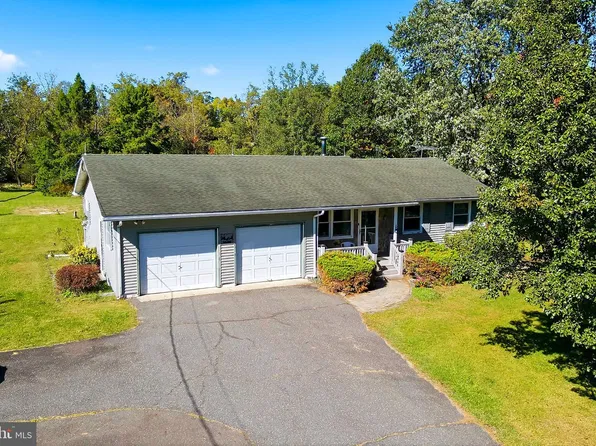 32 Arneytwn Hornerstwn Rd, Cream Ridge, NJ 08514