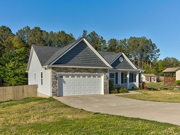 2nd image of 129 Fruitridge Trl