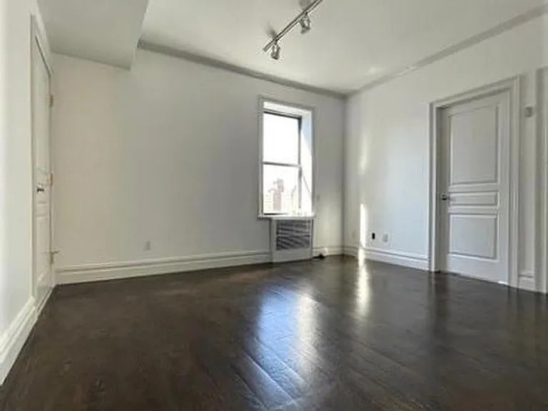 12 5th Ave #103 — Photo 2