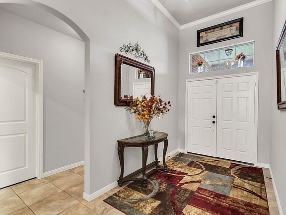 4th image of 5725 Nicole Ln