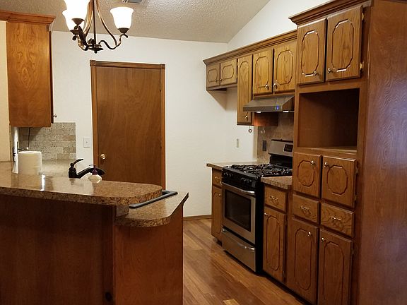 3rd image of 1717 SE 16th St