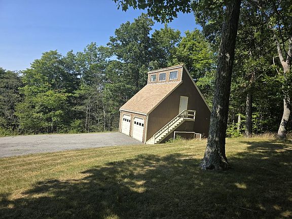 2nd image of 40 Skyline Drive