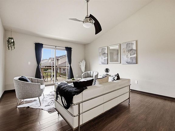 4th image of 306 Piper Ln