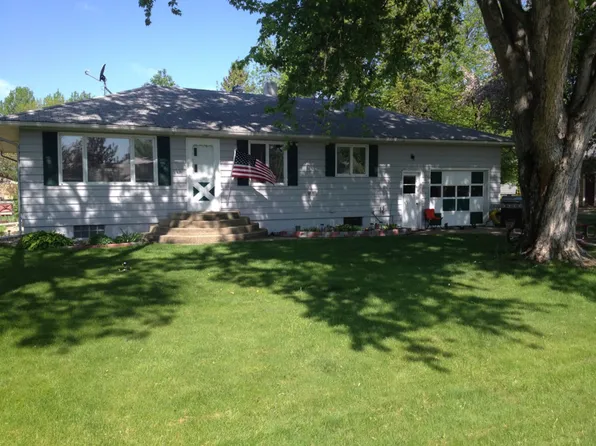 316 S Dahl Ave, Rosholt, SD 57260