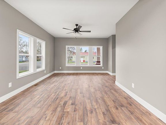 4th image of 302 E Washington St