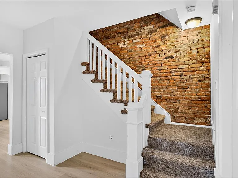 23 W Center St — Photo 10