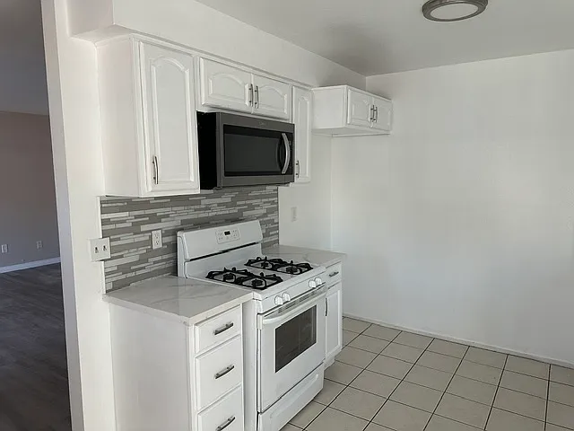 9219 Cedar St — Photo 14