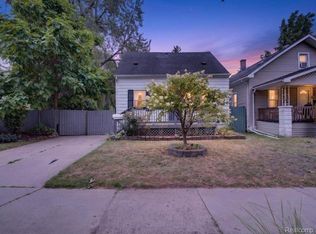 25627 Princeton St, Dearborn Heights, MI 48125