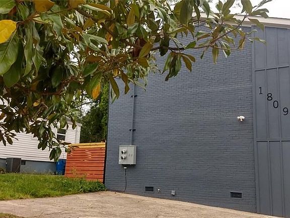 2nd image of 1809 Vesta Ave