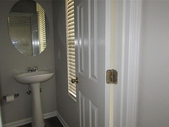 4th image of 5901 Ravensway Dr