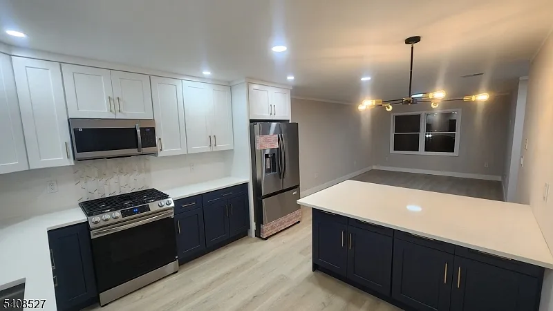 731 Lake Ave #2