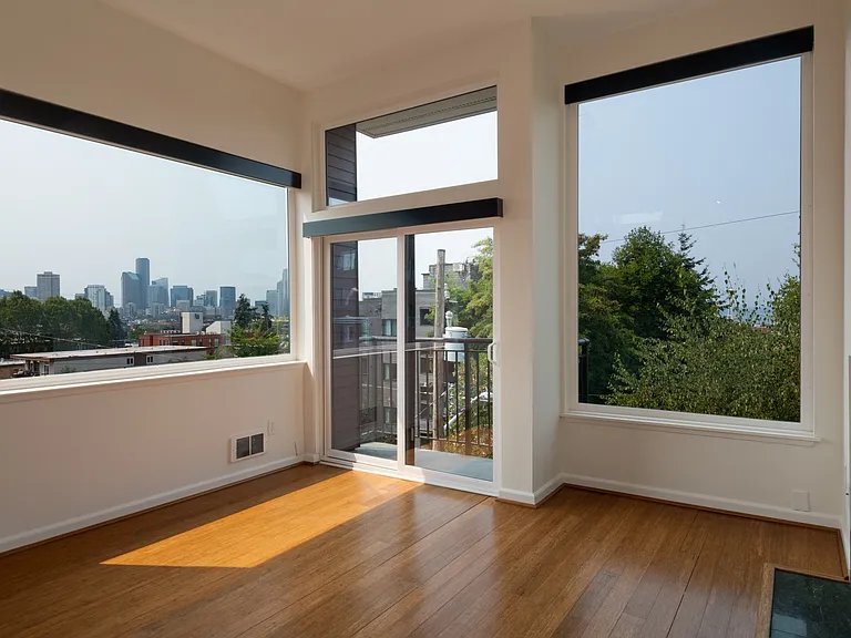414 13th Ave E #Penthouse 4 — Photo 4