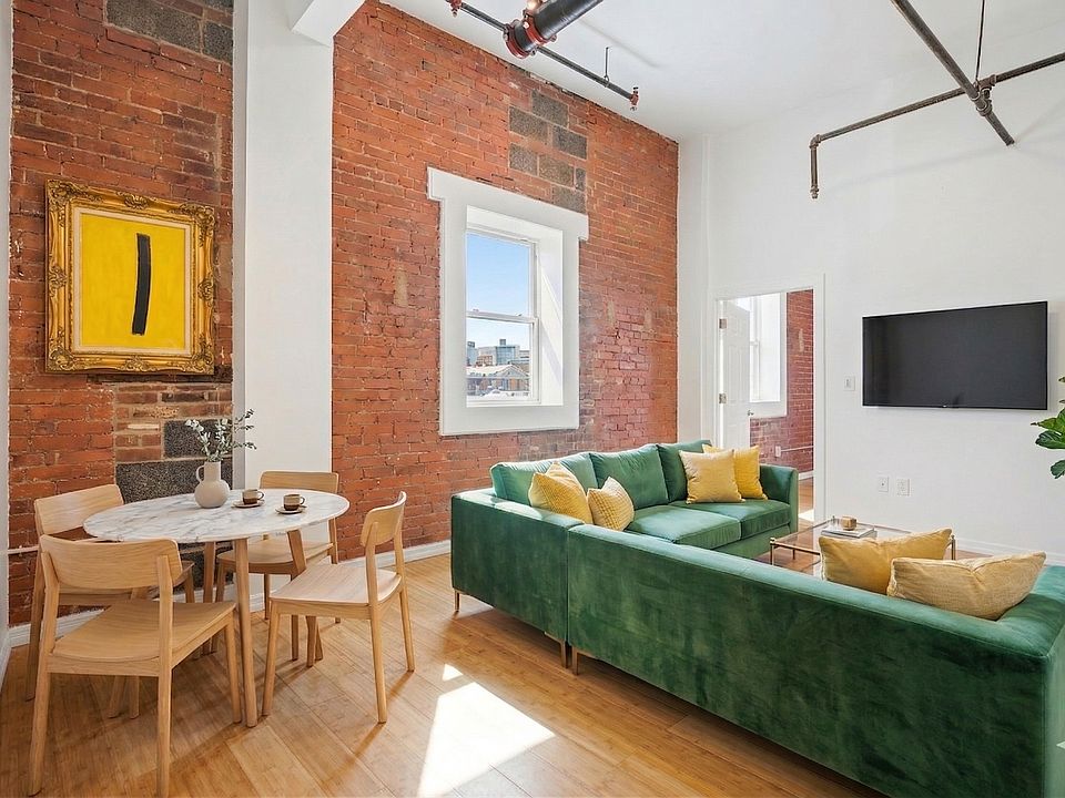 1st image of 850 Grand Ave Unit 201