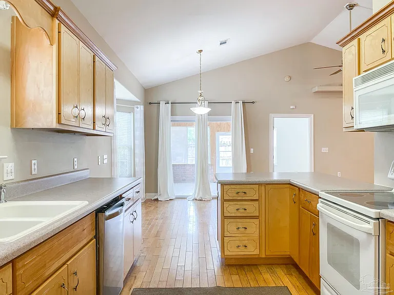 724 Ladner Dr — Photo 41
