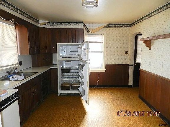 4th image of 2776 S Queen St