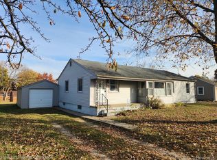 4978 Maycrest Dr, Waterford, MI 48328