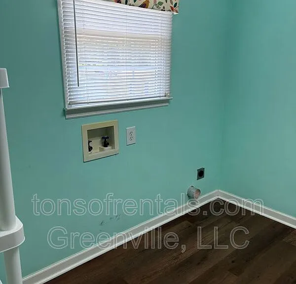 129 Foster Rd — Photo 20