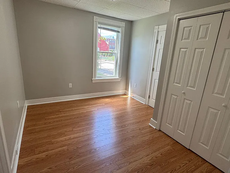 141 Laurel St — Photo 8