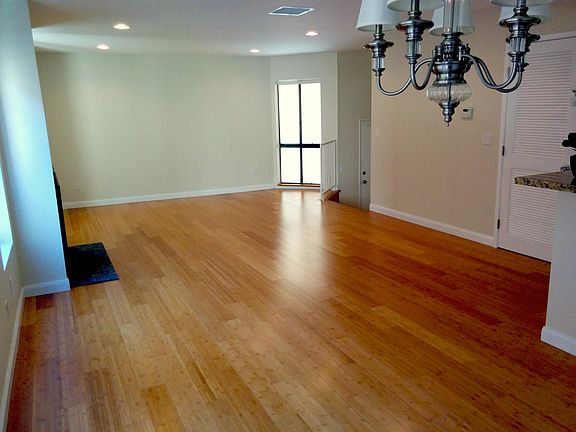 Spacious living room w/ fireplace
