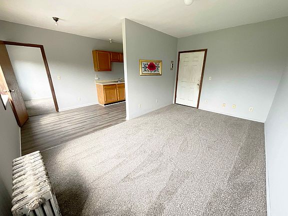 3rd image of 2921 S Saginaw St APT 4