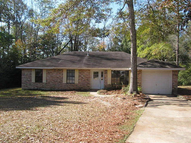813 Royal Oaks Ln