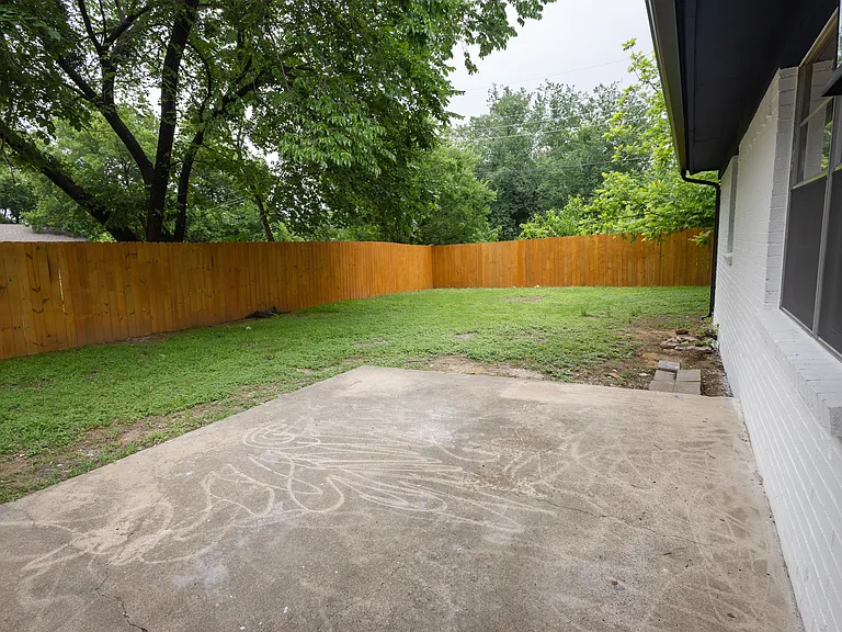 3812 David Ln — Photo 37