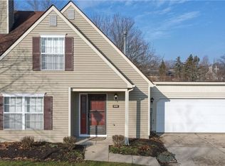 9565 Olde Pond Ln, Twinsburg, OH 44087