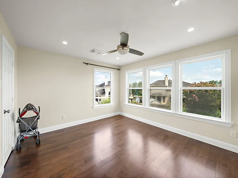 815 Arlington Ln — Photo 29