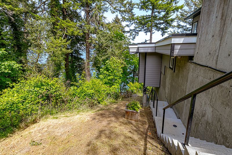 Saanich House for rent - 3 Bedrooms — photo 55