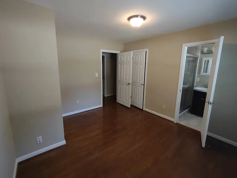 Guest Bedroom #1