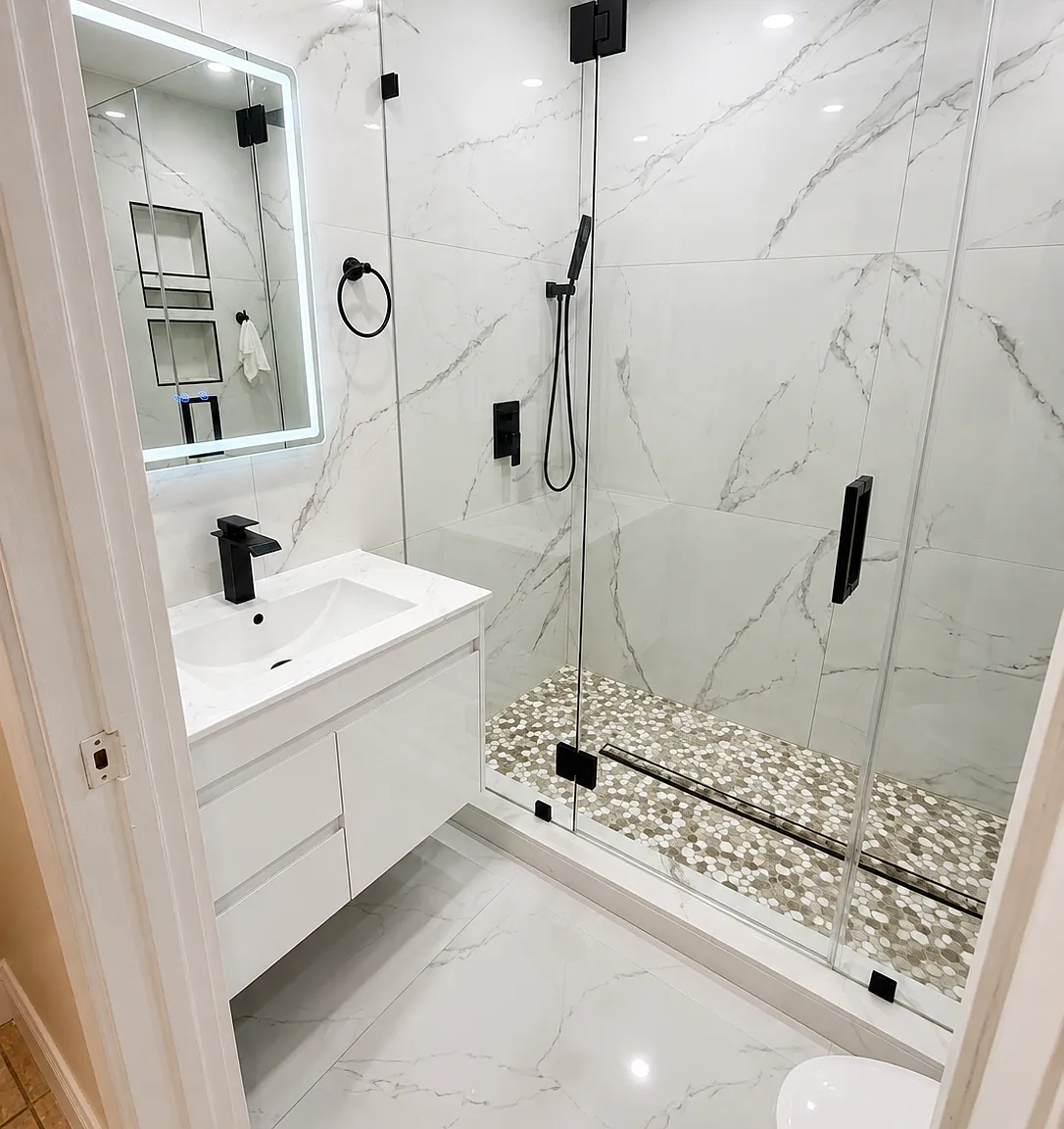Studio, 638 sqft, $2,200 — Photo 2
