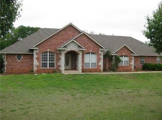 410 E Cedar Dr, Tuttle, OK 73089