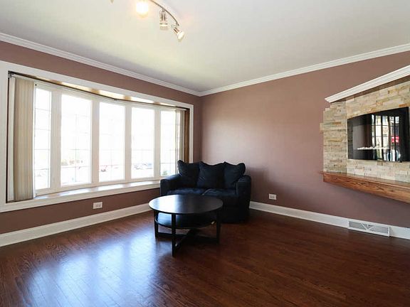 2nd image of 7417 W Belmont Ave