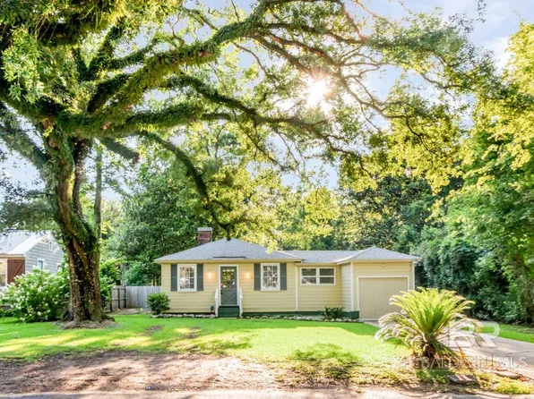 263 Border Dr E, Mobile, AL 36608